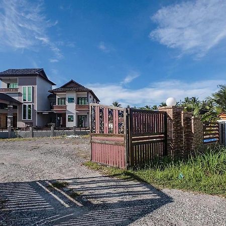 Nurbayu Chalet, Kemaman Kuantan Extérieur photo