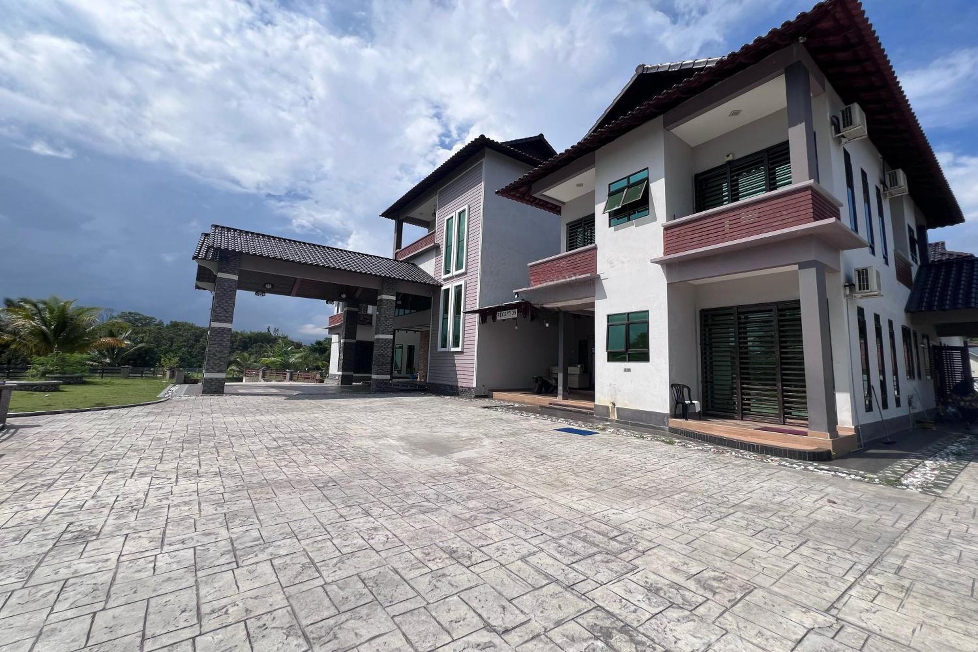 Nurbayu Chalet, Kemaman Kuantan Extérieur photo
