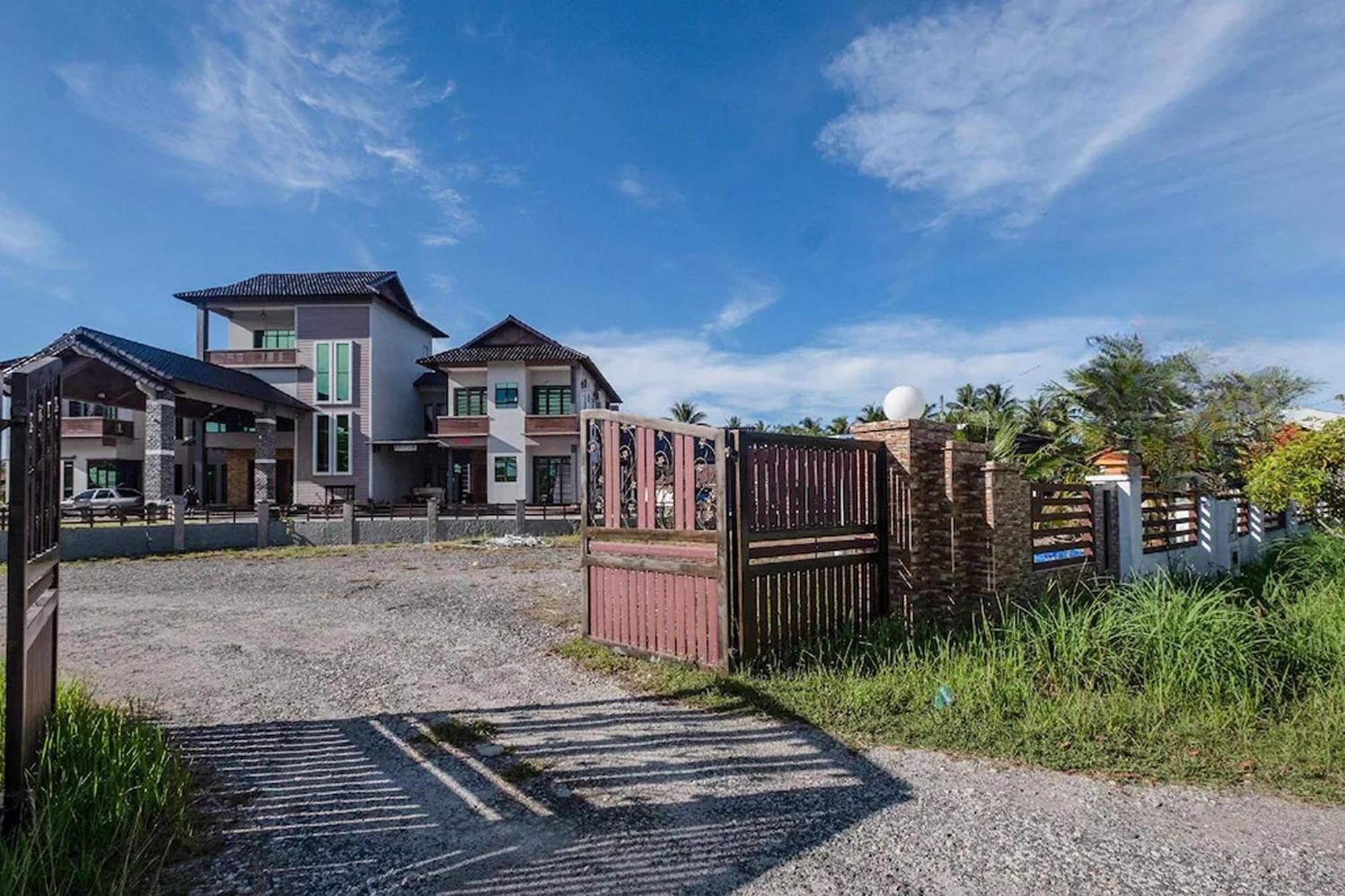 Nurbayu Chalet, Kemaman Kuantan Extérieur photo